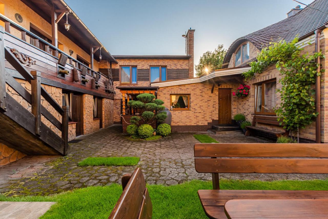 Camelot Apartment Leba Exterior photo